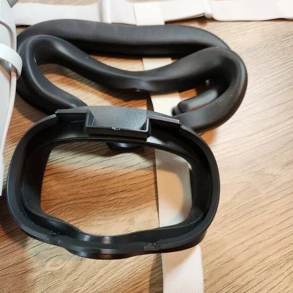 Meta Quest 2 VR Headset – Elite Strap w/ Battery + Carrying Case – Barely Used - Picture 2 of 10